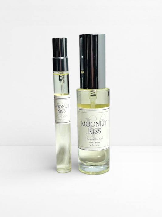 Moonlit Kiss